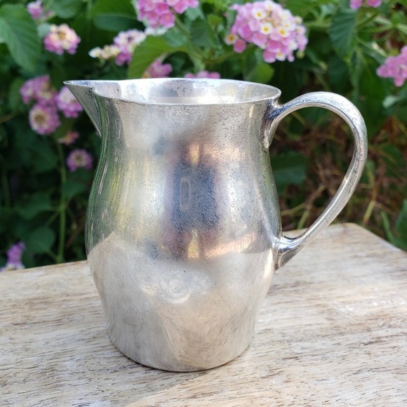 WM Rogers Paul Revere Reproduction Silver Creamer - Picture 6 of 15